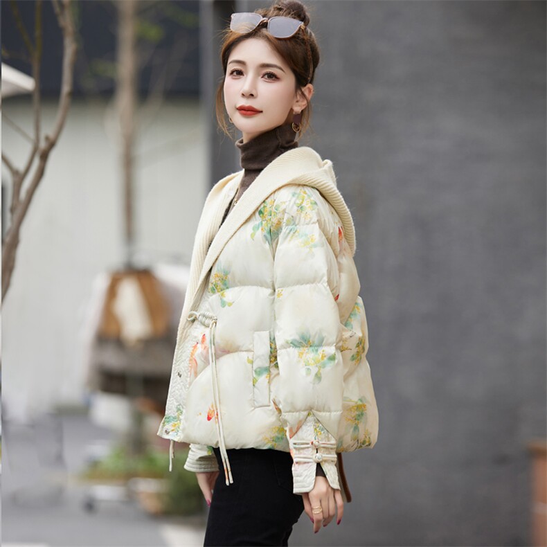 欣品汇2023年冬季Y90花色白鸭绒宽松短款羽绒服帽子可脱卸,女装羽绒服,欣品汇