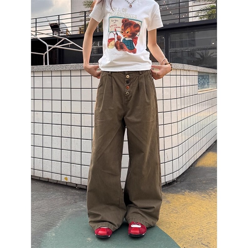 N1306-P50 松紧腰头彩色纽扣设计水洗工装裤图片
