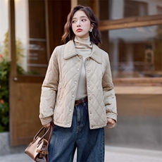 米色轻薄羽绒服女2025冬季新款菱格短款小个子白鸭绒外套，女装羽绒服，梦懿尔