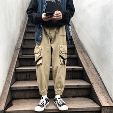 卡其色