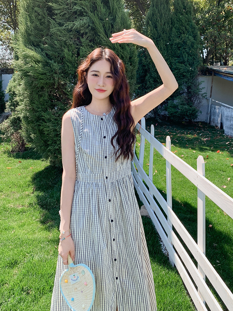 简单大方竖条纹收腰显瘦无袖连衣裙女2025夏韩系洋气单排扣背心裙,女装连衣裙,欧米莱