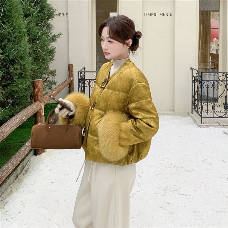 现货真狐狸毛提花黄色羽绒服,女装羽绒服,2C081