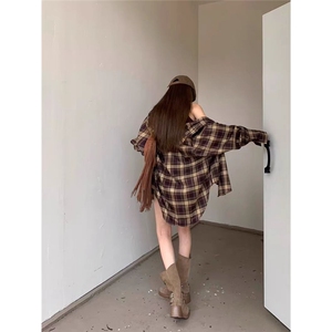 大码微胖休闲复古格子衬衫女秋季高级感开衫衬衣胖MM宽松显瘦上衣图片