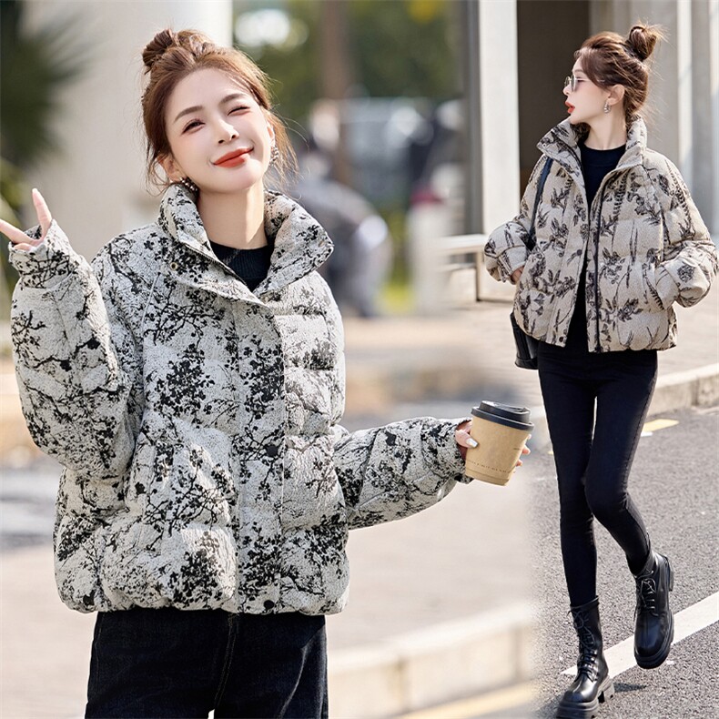短款羽绒服女2025冬季新款小个子超好看新中式复古印花立领面包服，女装羽绒服，半夏
