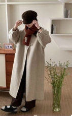赫本风绵羊毛双面毛呢外套女中长款灯笼袖排扣大衣高级感，女装双面呢大衣，依嘟服饰