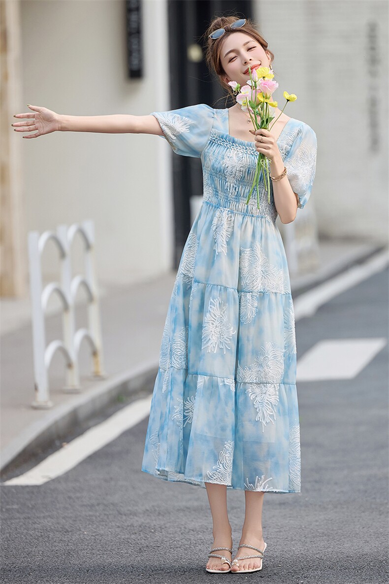 2025夏季新款刺绣印花高级感连衣裙,女装连衣裙,1C078