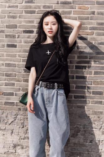 DG1908时尚简约刺绣小飞机百搭T,女装,L·H·X