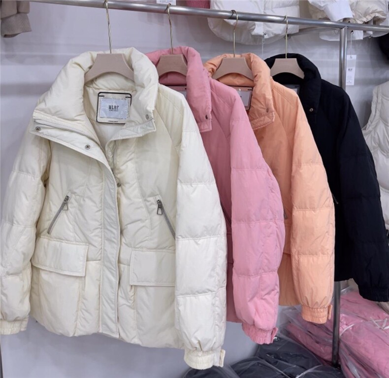 现货短款羽绒服四色两码，女装羽绒服，魅力布梵