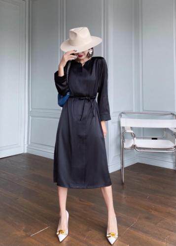 【现货】秋季新款-小V连衣裙，女装连衣裙，陆氏青云