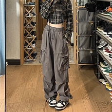 灰色