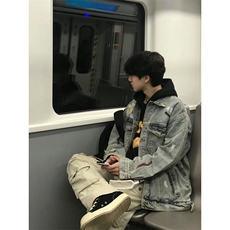 蓝色