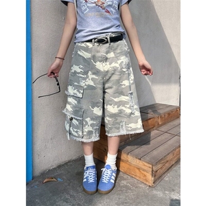 迷彩石磨毛边七分裤美式破洞工装裤阔腿短裤痞帅潮图片