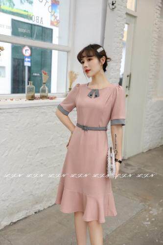 净色收腰连衣裙，女装连衣裙，莲佳妮