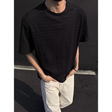 黑色