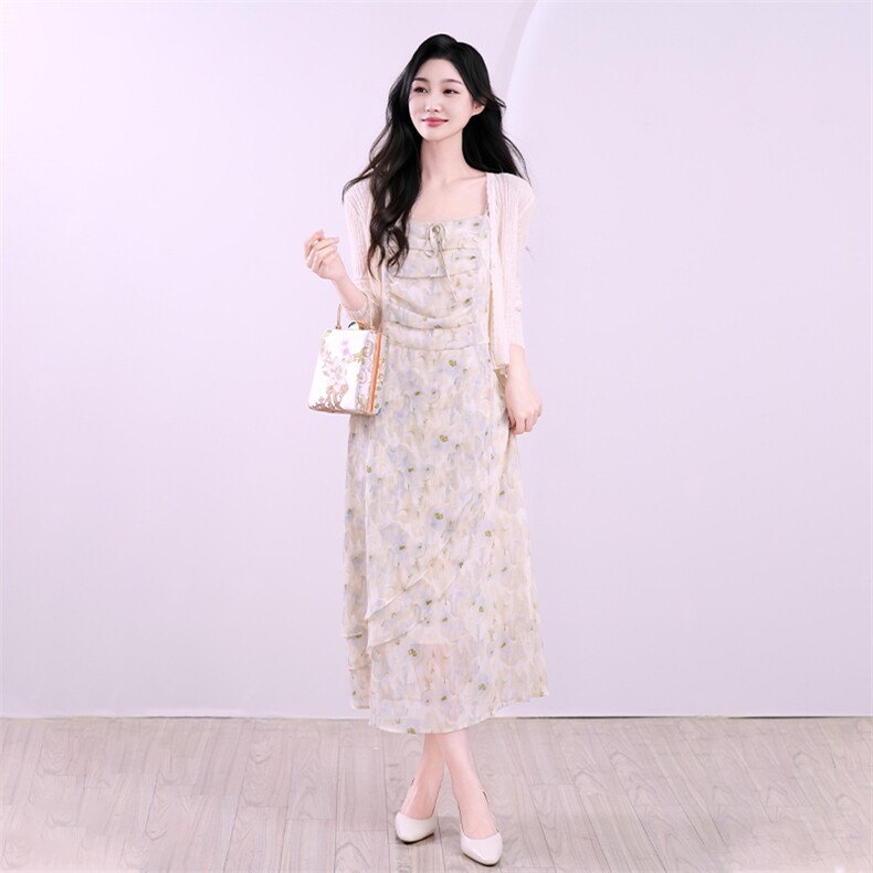 碎花连衣裙两件套法式洋气减龄仙女裙套装女,女装连衣裙,曼琳思菲