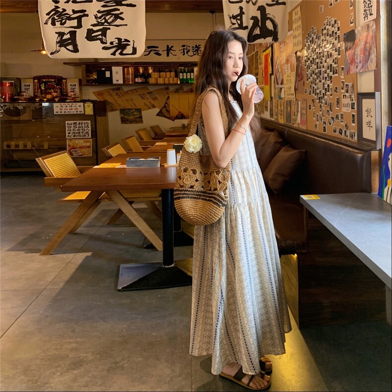 碎花条纹无袖背心连衣裙女夏季今年流行巨好看法式茶歇a字长裙子,女装连衣裙,维壹