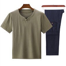 豆绿上衣+深蓝长裤