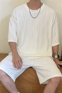 白色