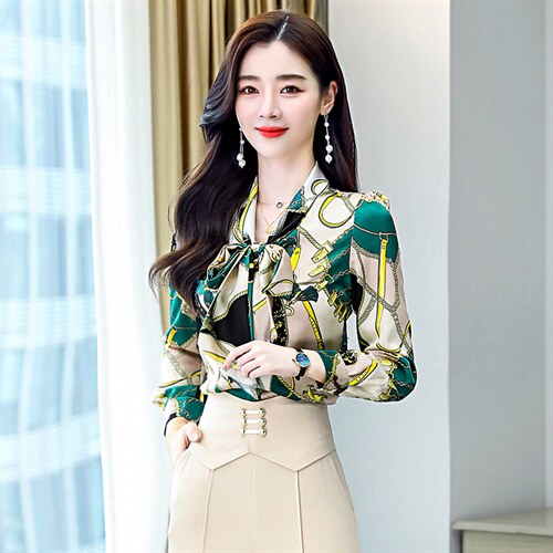 高级感毛呢裙女2024春秋新款时尚气质女神范加厚连衣裙,女装衬衫,时尚俏佳人