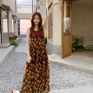 法式茶歇碎花吊带连衣裙女夏2025新款多巴胺穿搭长裙独特漂亮爆款图片