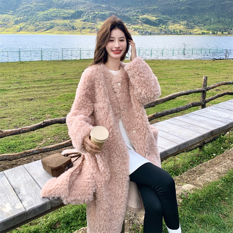 新款2B183-9066P255K398粉色中长款超糯手感皮毛一体配围巾,女装短外套,2B183