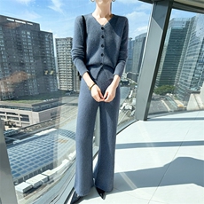 2025秋冬百搭时尚简约针织衫v领开衫长袖加裤子，女装针织衫/毛衣，冬贝尔貂绒