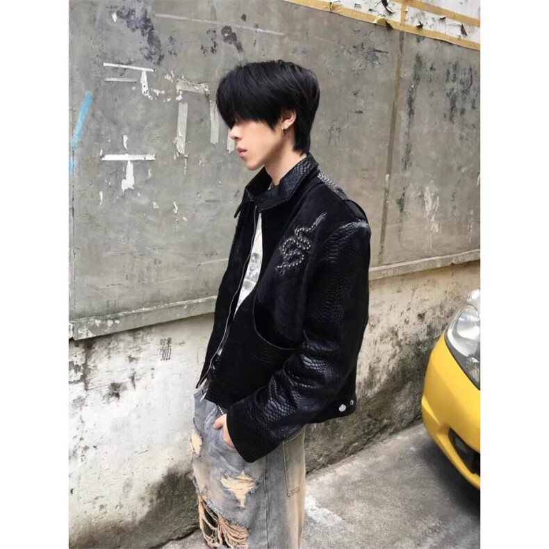 网络图现货潮流慵懒气质蛇皮纹刺绣铆钉拼接简约皮衣JHT243-P100,男装皮衣,星座715-7