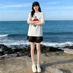 欧货休闲时尚运动套装女夏新款圆领重工刺绣T恤宽松牛仔裤两件套图片
