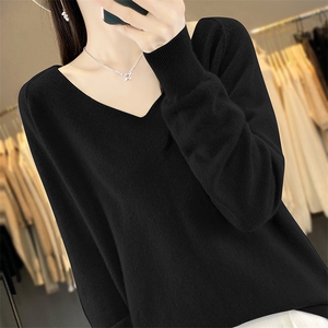 时尚百搭V领羊毛衫 简约显瘦羊毛毛衣图片