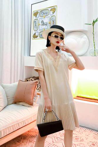 定位蕾丝连衣裙，女装连衣裙，哥卓