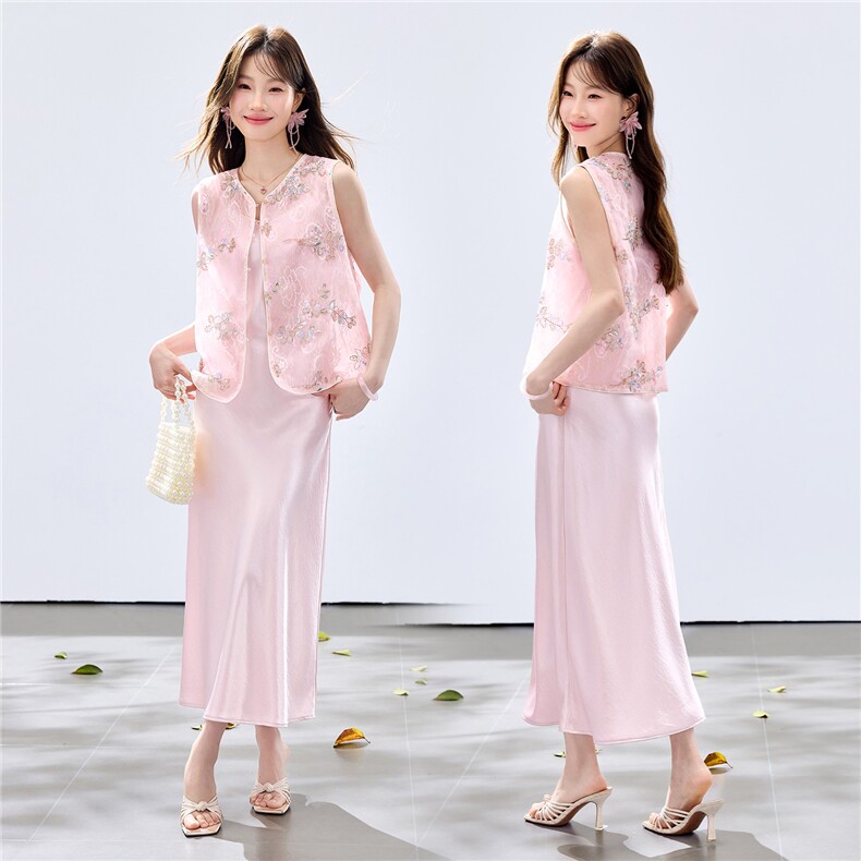 夏季新款现货！2026新中式洋气时尚重工马甲+珍珠吊带裙两件套女，女装套装/套裙，央宝儿