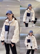 【现货】设计师款撞色拼接羽绒服，女装羽绒服，色调轩