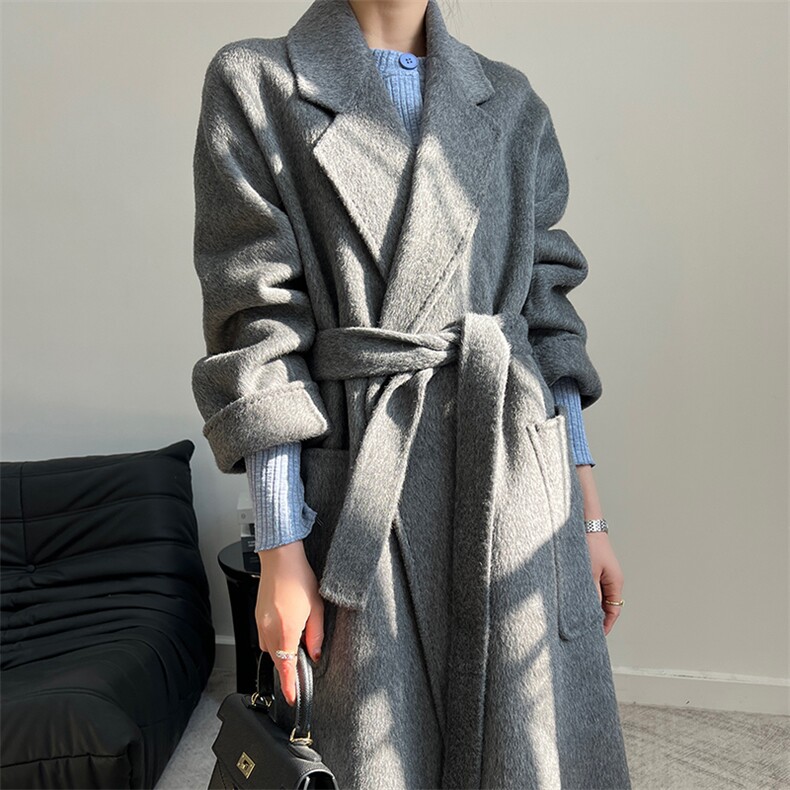 2025年夏季纯色常规中长款长袖一粒扣时尚百搭睡袍款骆驼绒系列，女装双面呢大衣，蒙绒特