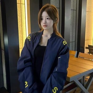 美式街头刺绣字母立领飞行夹克棒球服男女春秋季百搭廓形时尚外套,棉麻秋冬穿搭图片