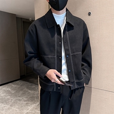 黑色