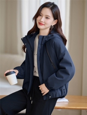 现货!2025年冬季时尚连帽加绒加厚款女外套，女装棉衣/棉服，依恋蒂丝