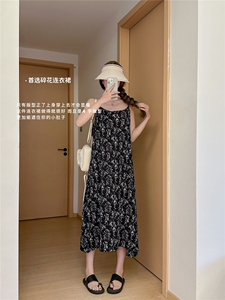 碎花吊带连衣裙时尚百搭气质女图片