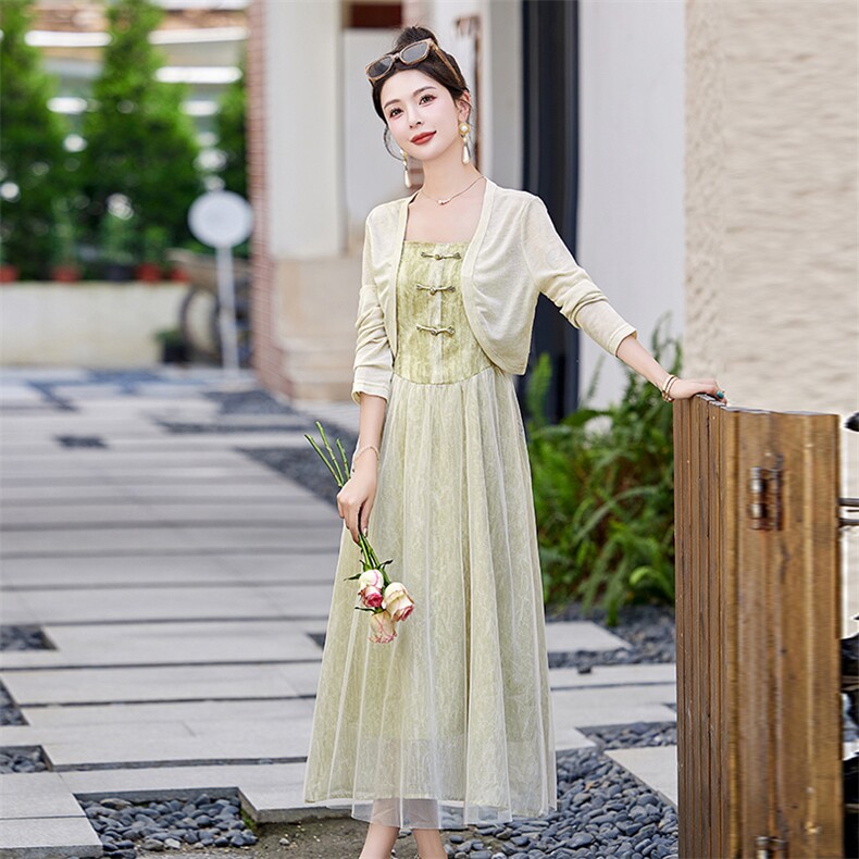 《现货新品》多色可选时尚休闲针织短外套复古连衣裙两件套,女装套装/套裙,曼琳思菲