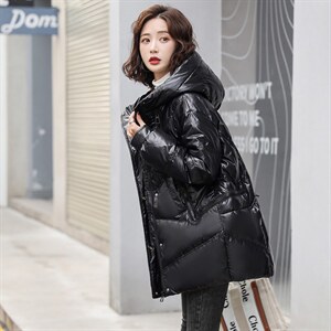 时尚保暖黑色长款羽绒服女 冬季必备显瘦外套图片