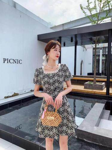 2021年夏季新品重工艺面料韩版连衣裙，女装连衣裙，圣伊敏