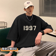 黑色