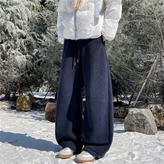 藏青色
