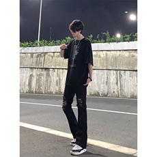 黑色
