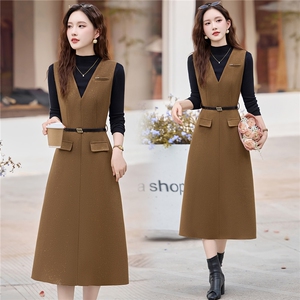 2025年冬季新款针织打底衫+气质修身毛呢背心连衣裙两件套套装图片