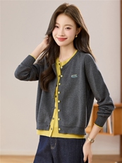 假两件针织开衫外套女秋2025新款上衣高级感刺绣宽松毛衣外搭潮，女装羊毛衫，艾米