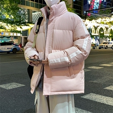 粉红色