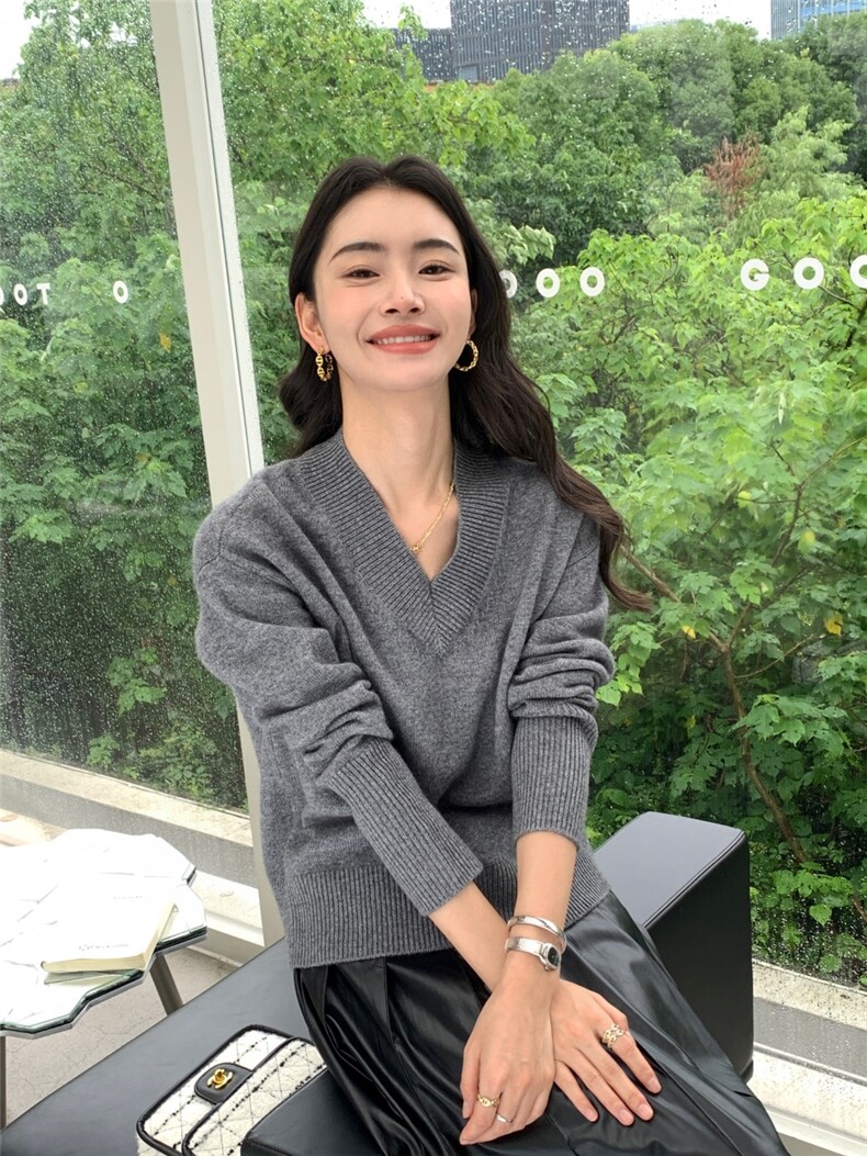 V领女秋冬复古设计感长袖纯色针织衫上衣,针织衫/毛衣,玛卡隆羊绒