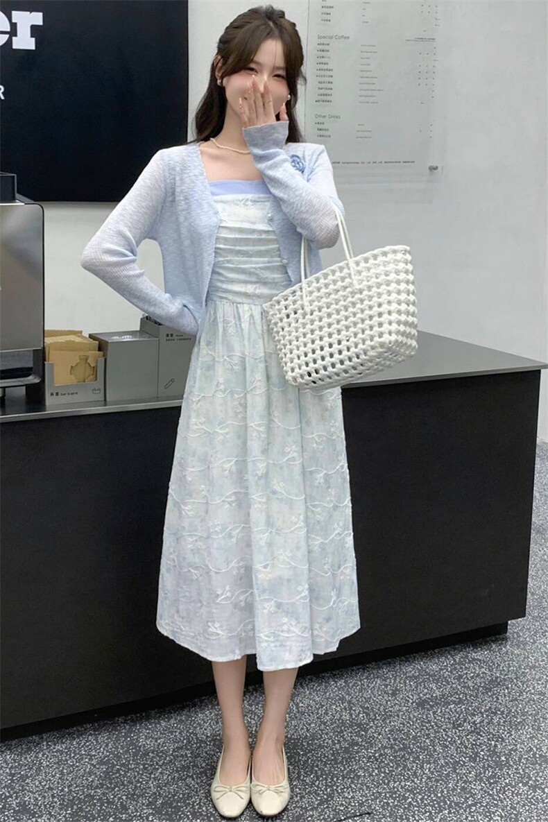 法式温柔风针织开衫高腰褶皱碎花吊带连衣裙女2025夏百搭减龄,女装连衣裙,超帛