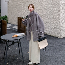 【新款】24冬季毛毛皮毛一体两色可选#665-P240-K348，女装短外套，2C317