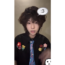 黑色